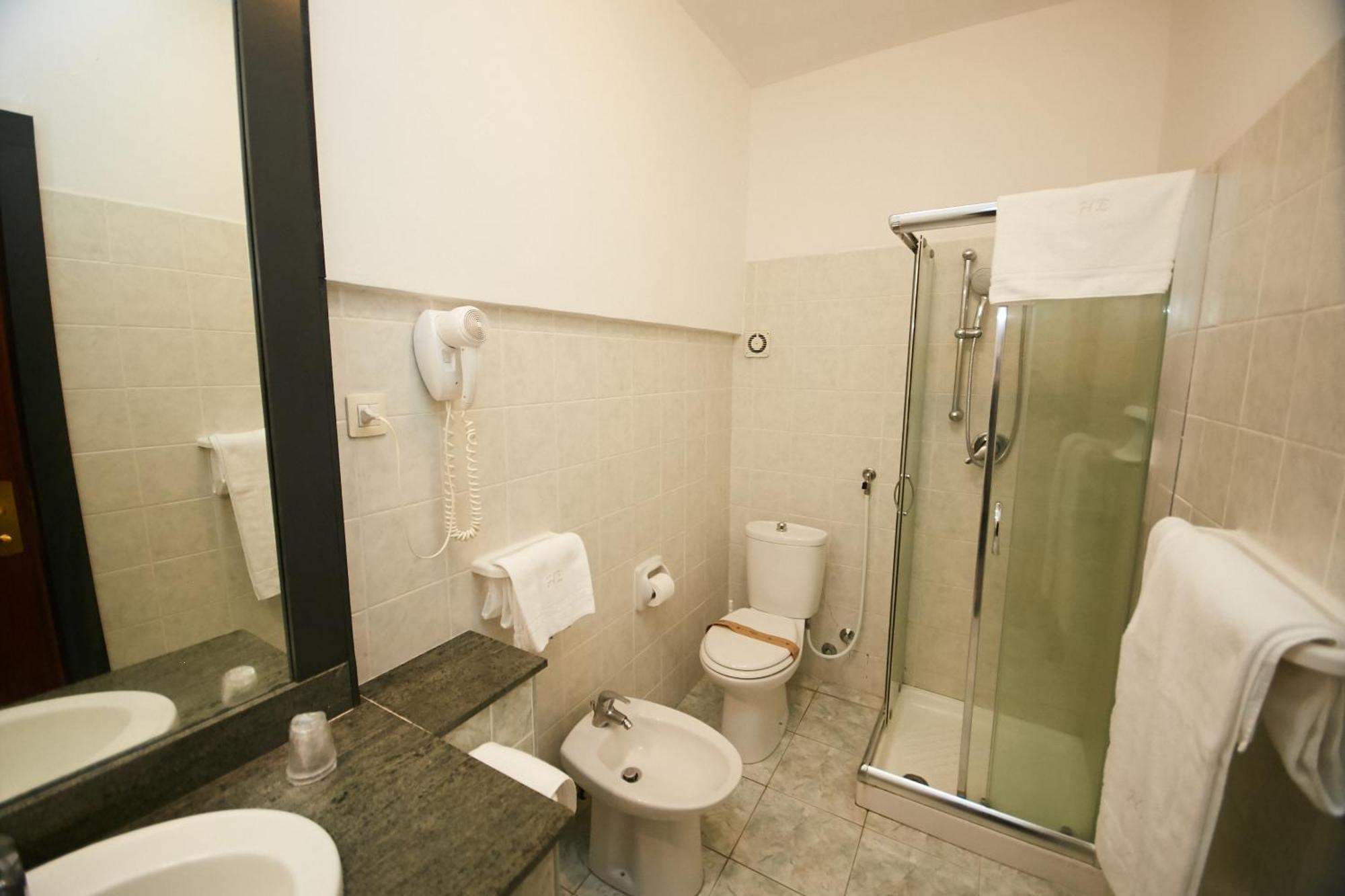 Deluxe Room,1554063631:JPEG