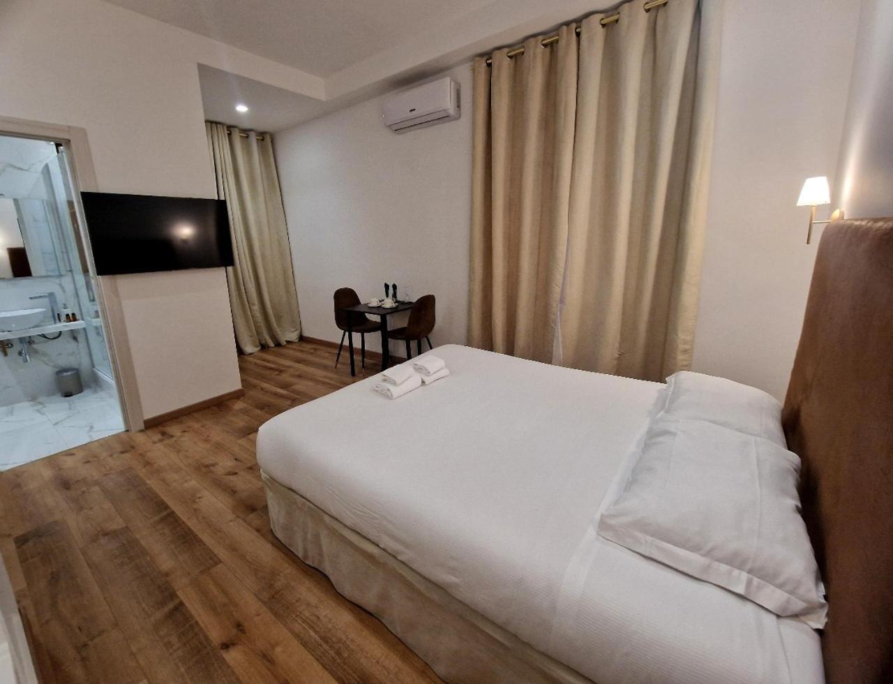 Double Room,1571982149:JPEG