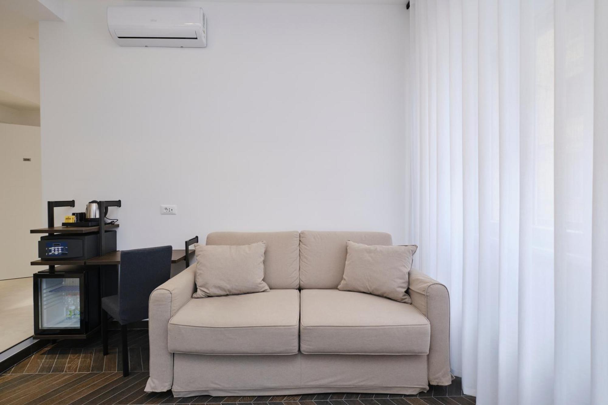 Luxury Quadruple Room,1584321577:JPEG