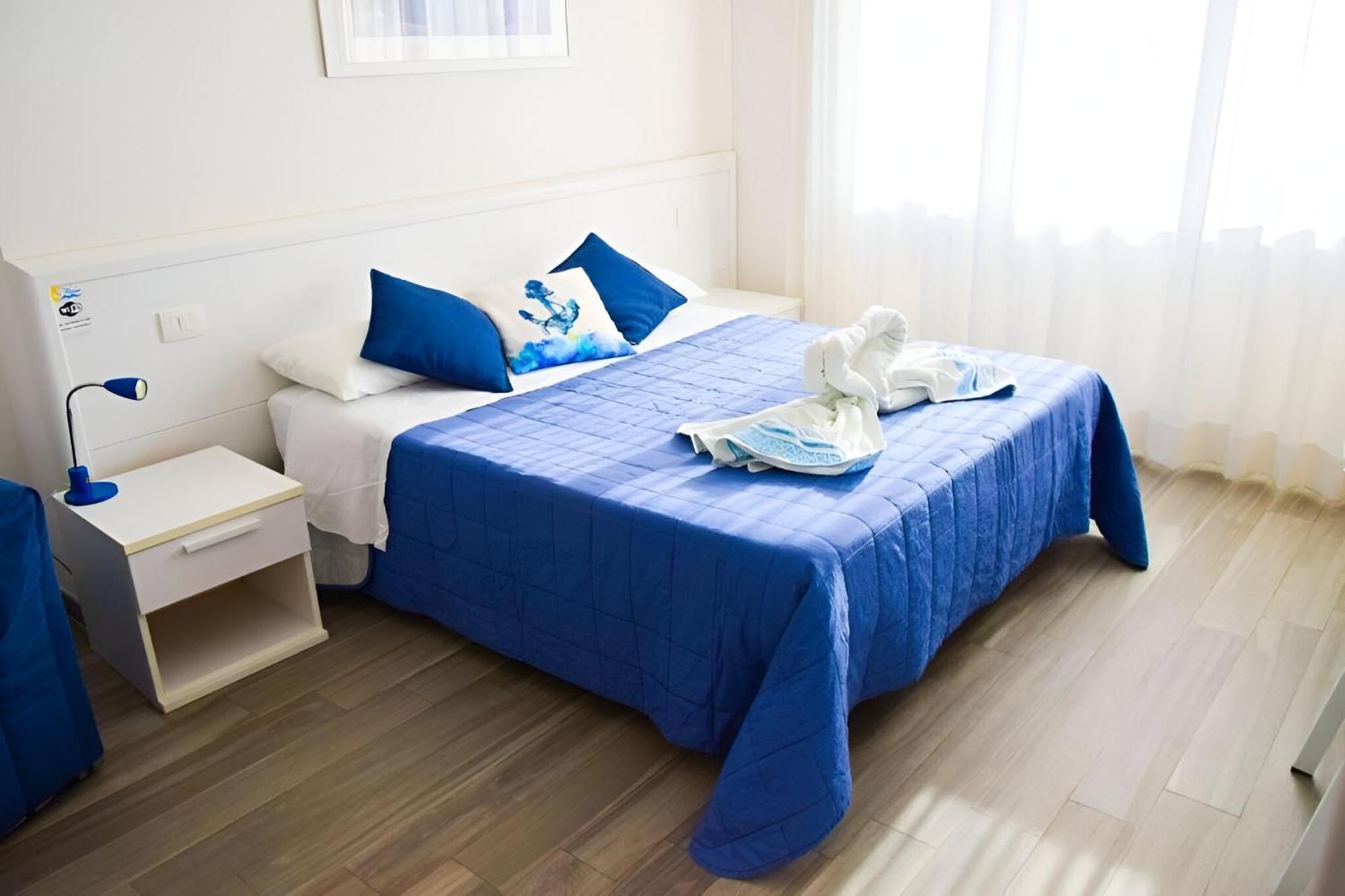 Deluxe Triple Room Sea View