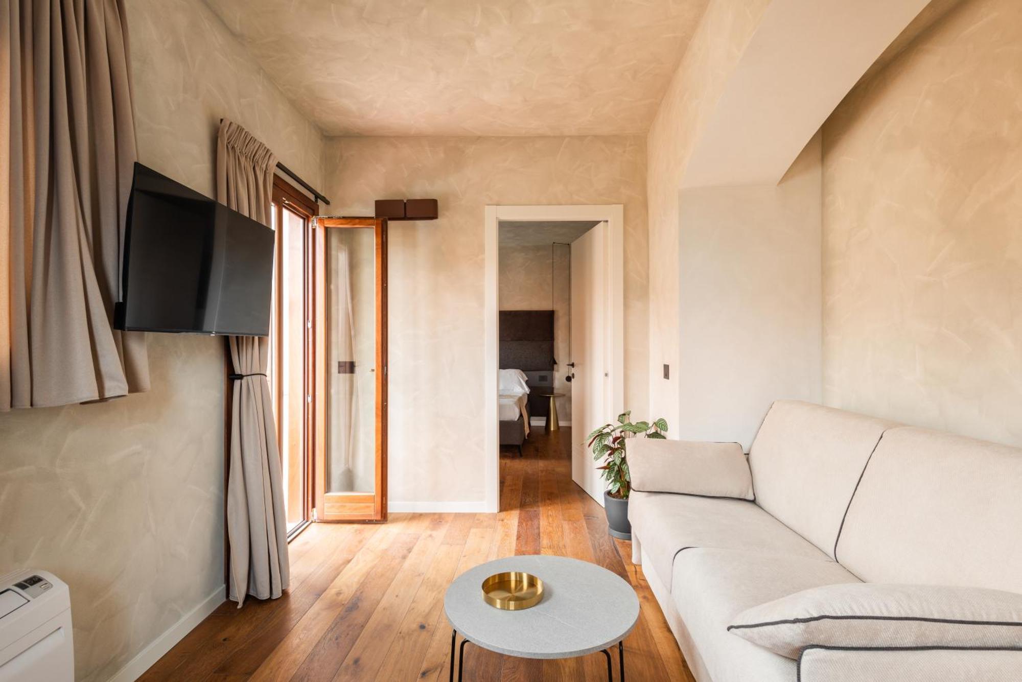 Suite Terrace,1591730263:JPEG