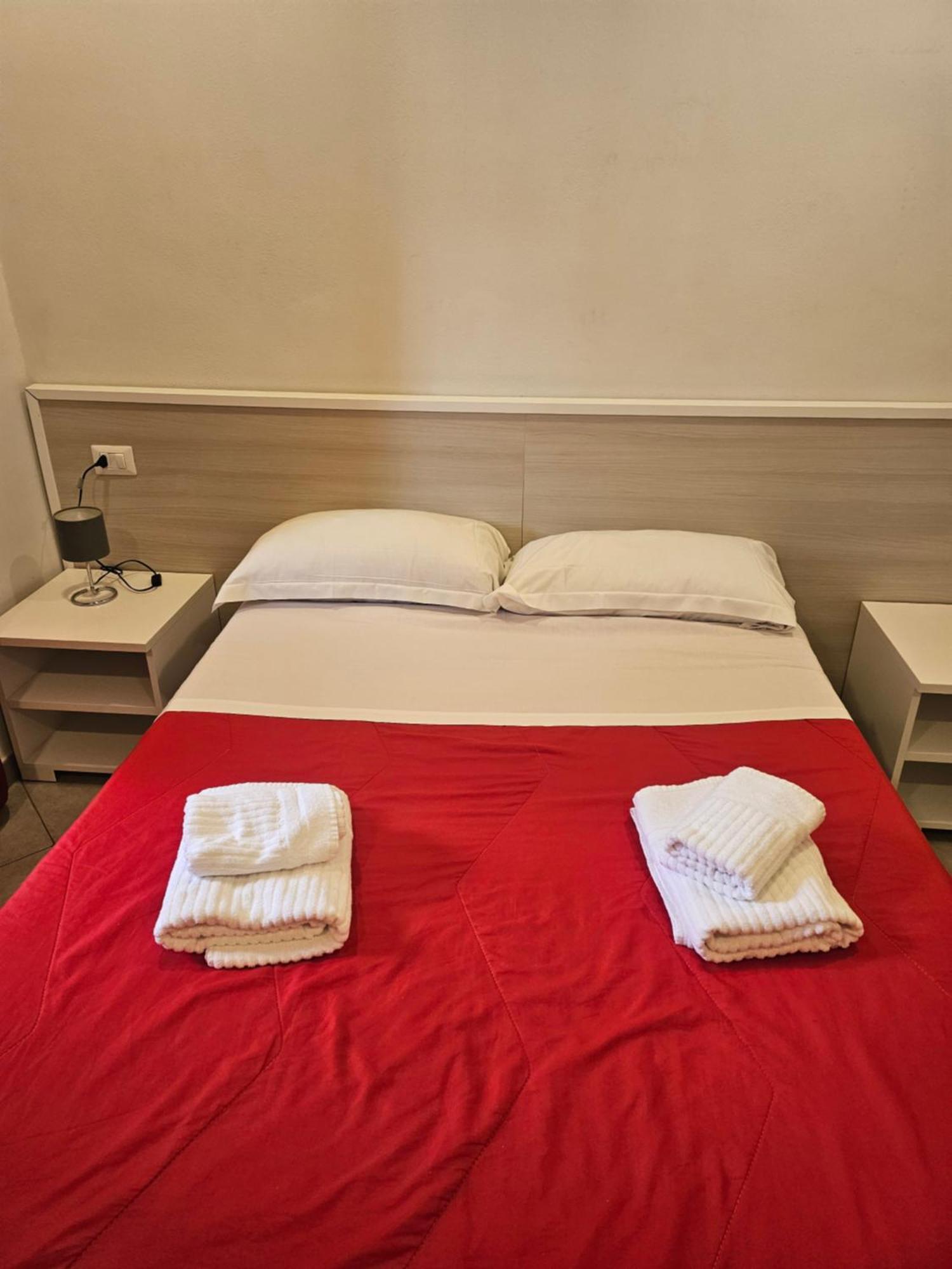 Small Double Room,1593689491:JPEG
