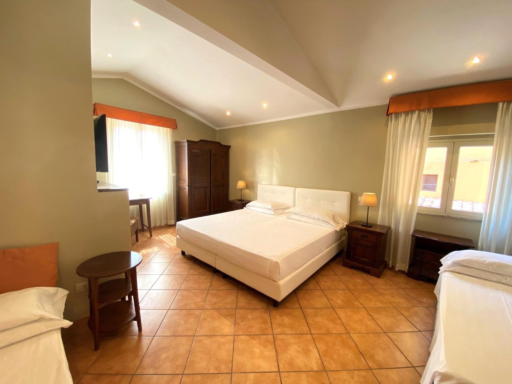 Triple Room
