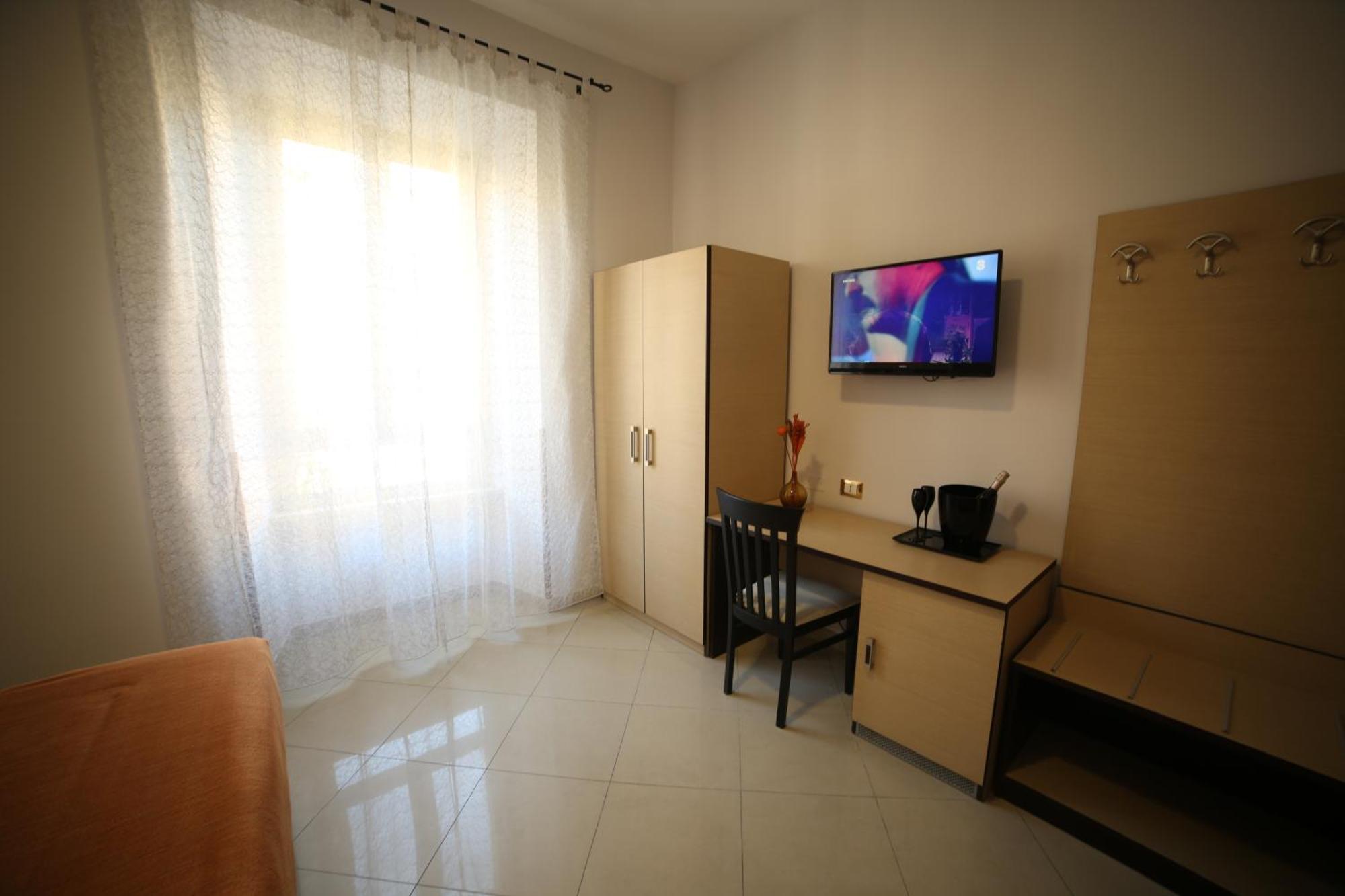Large Double Room