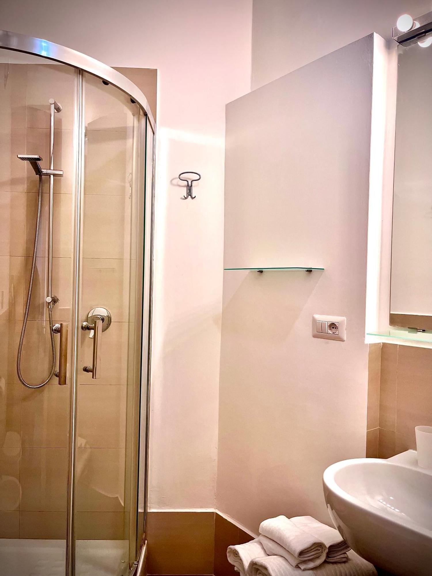 Double Room Private Bathroom