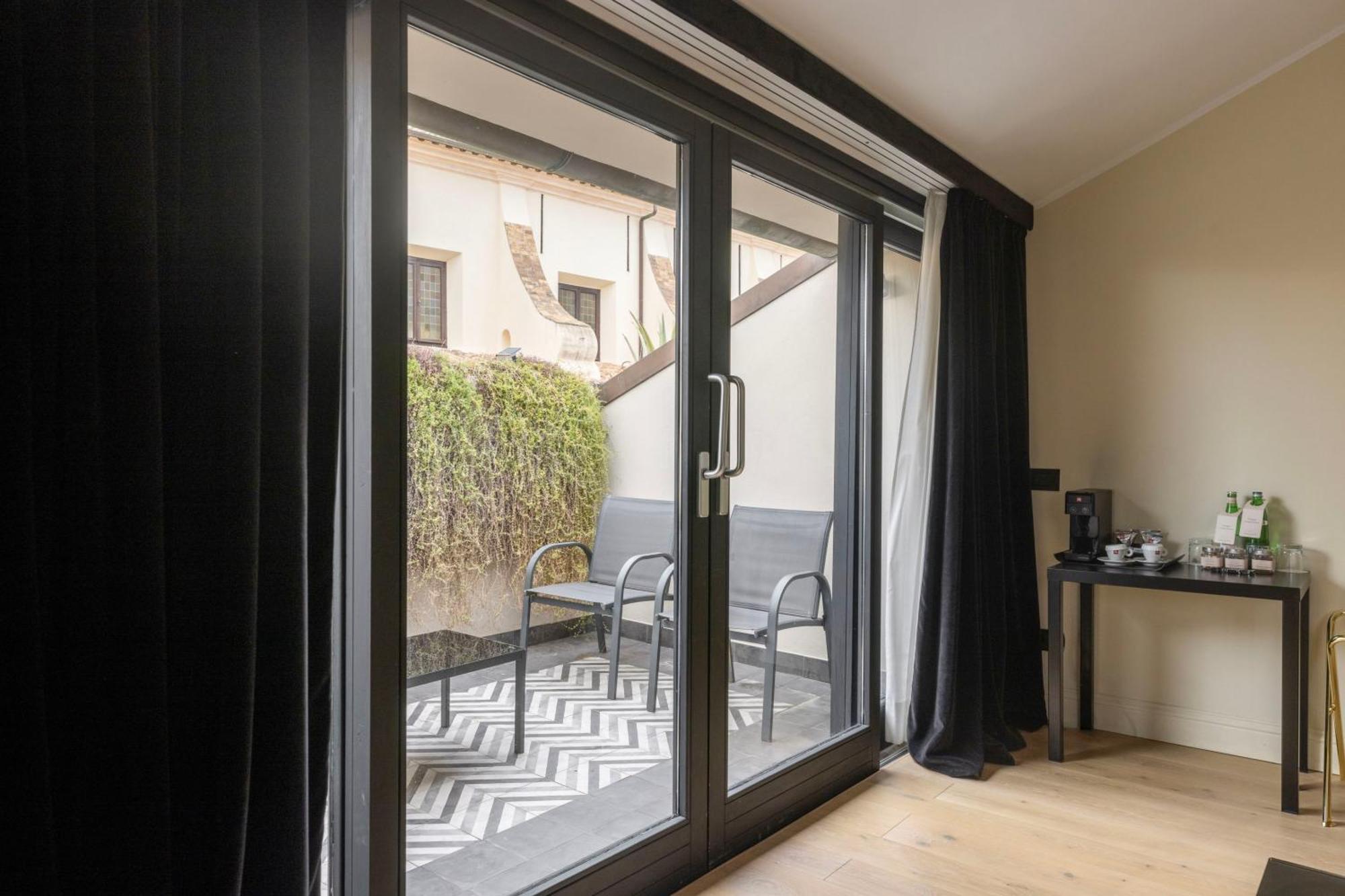 Double Room with Balcony,1657182338:JPEG