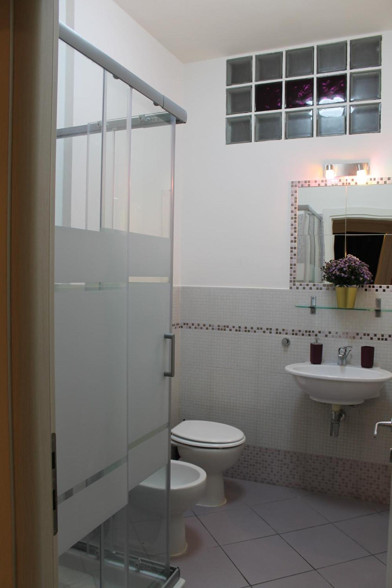 Double Room Private External Bathroom