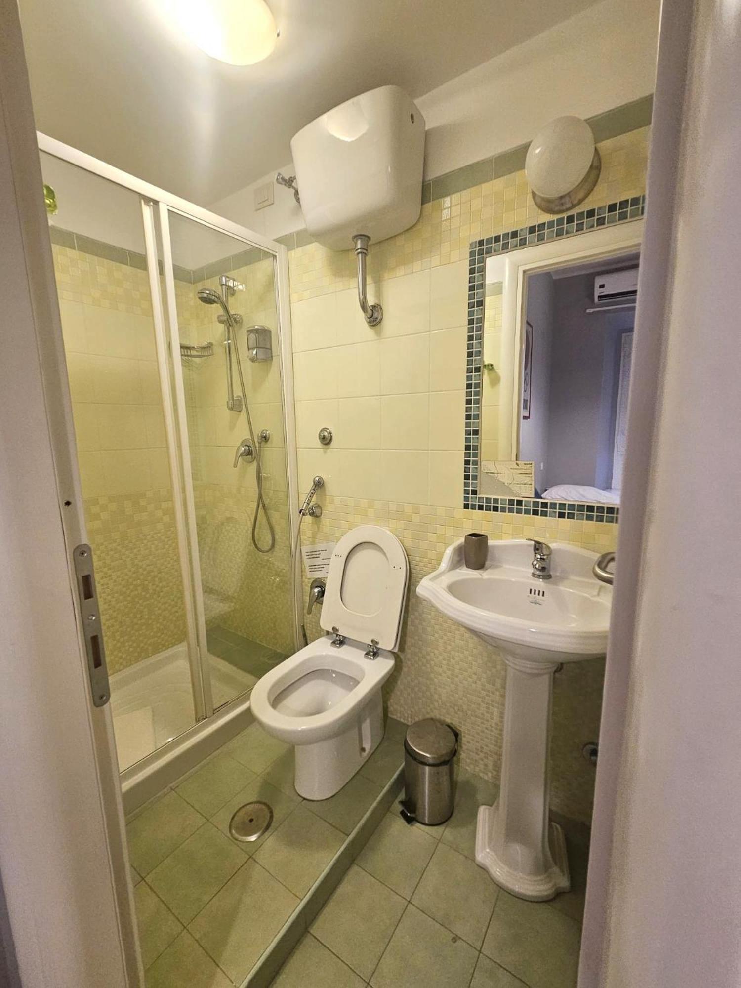 Single Room Private Bathroom,1632083708:JPEG