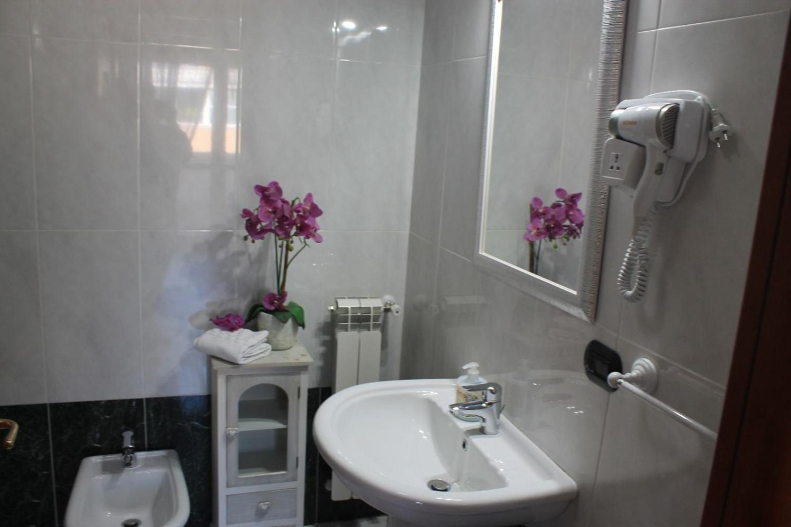 Habitación Doble con baño privado externo - 1 o 2 camas