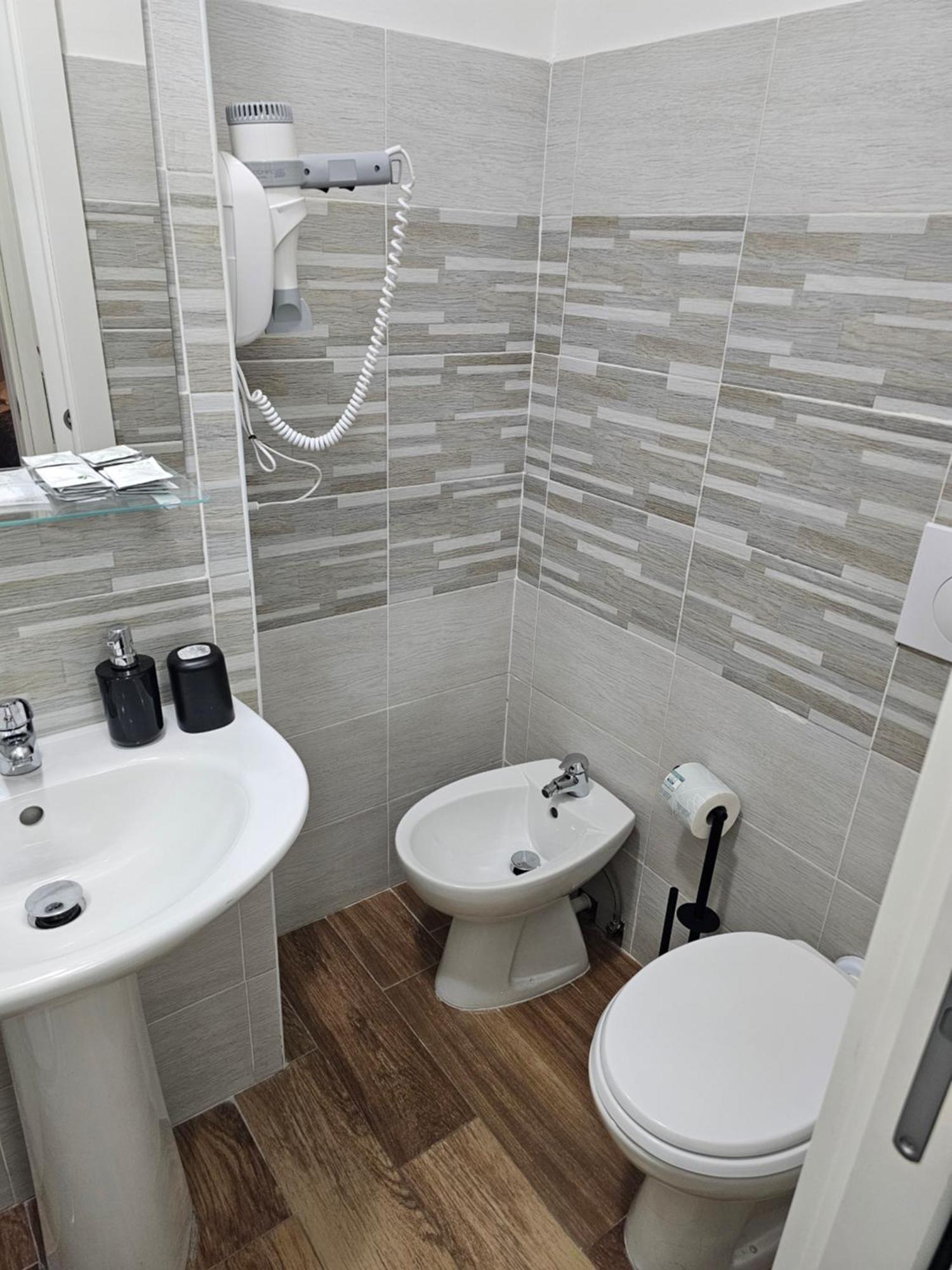 Triple Room Private Bathroom,1650090513:JPEG