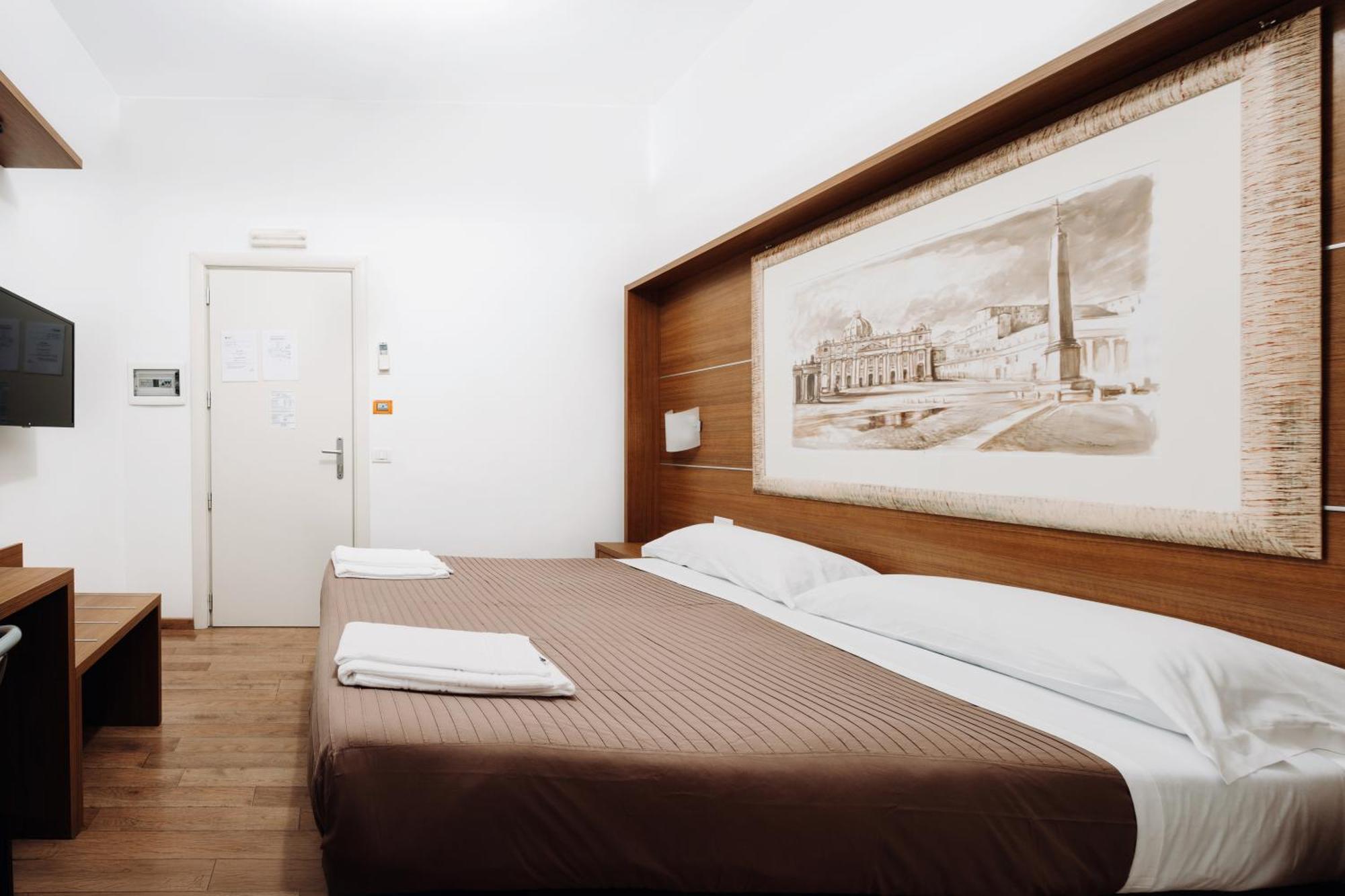 Large Double or Twin Room,1651837571:JPEG