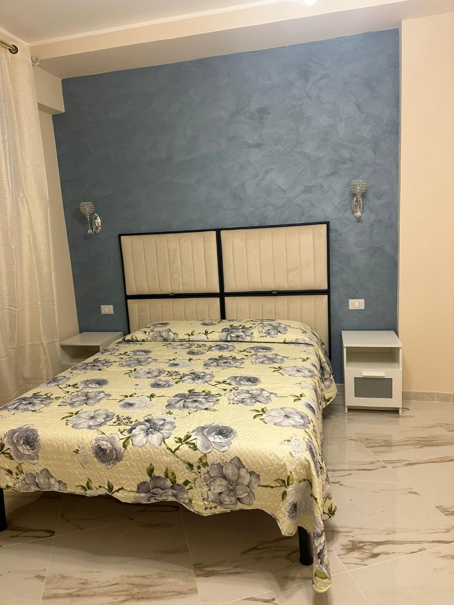 Deluxe Room,1656216135:JPEG