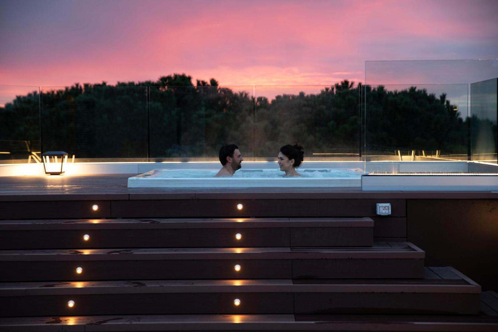 Luxury Suite Spa Bath,1656292529:JPEG