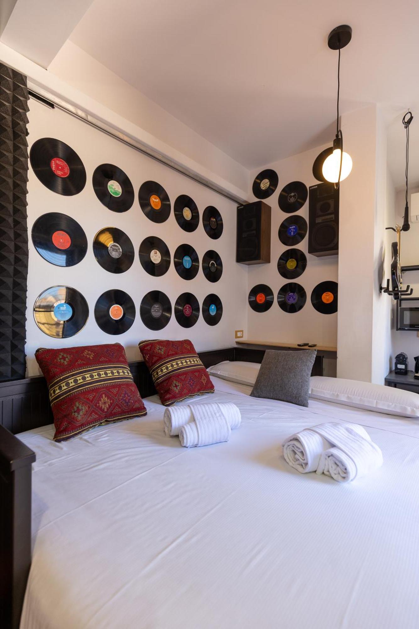 Small Double Room,1656329073:JPEG