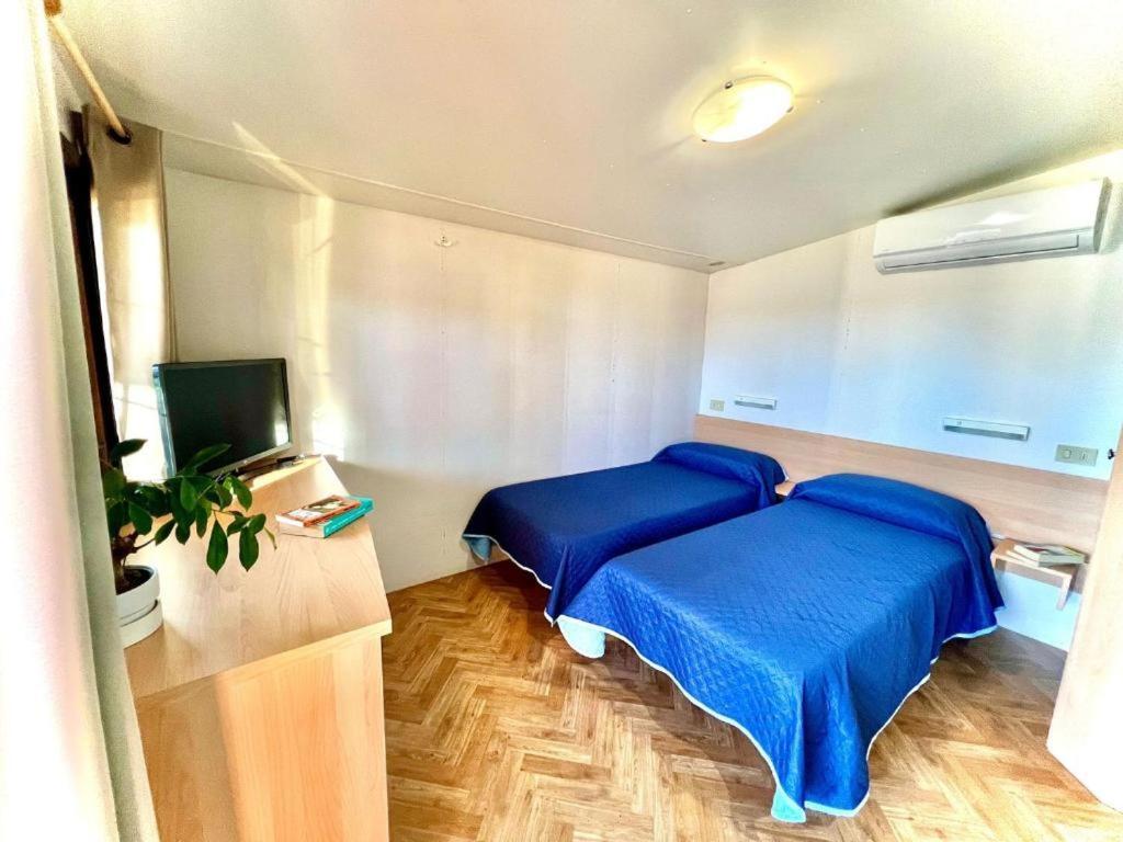 Twin Room Private Bathroom