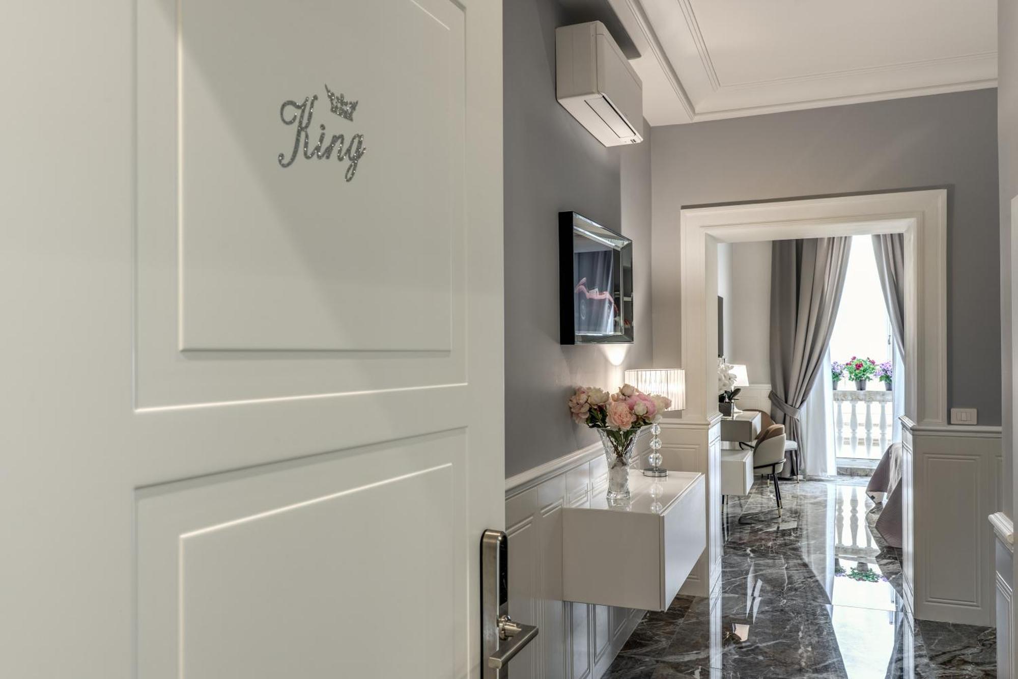 Deluxe King Suite,1772910072:JPEG