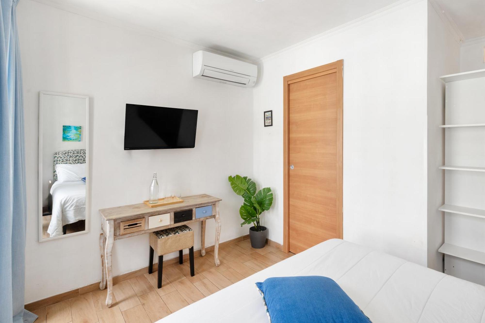 Double Room Private Bathroom