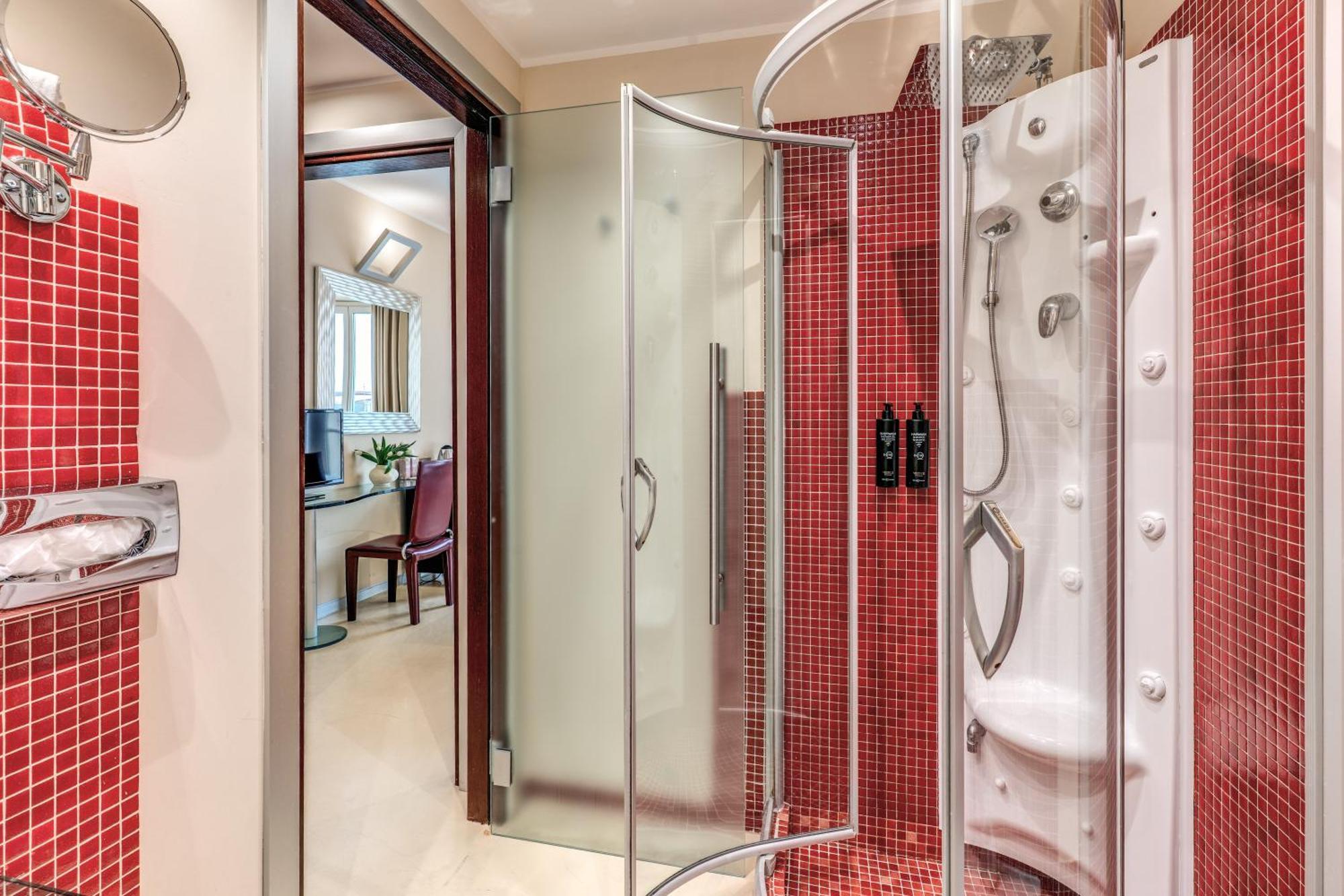 Triple Room,1669814711:JPEG