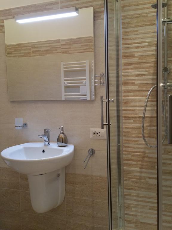 Double Room Private External Bathroom,823013138:JPEG
