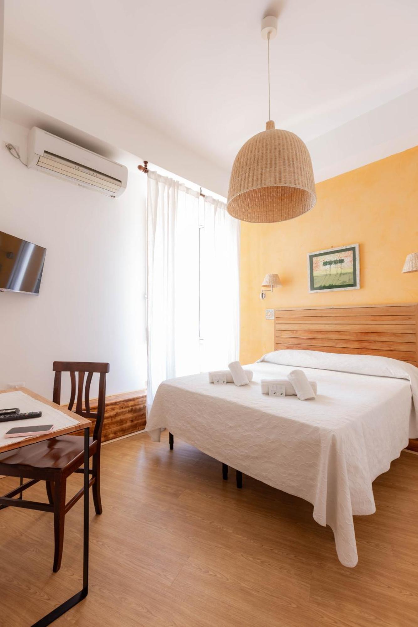 Double Room Private Bathroom