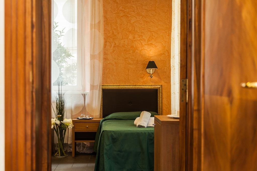 2 Zimmer mit Verbindungstür