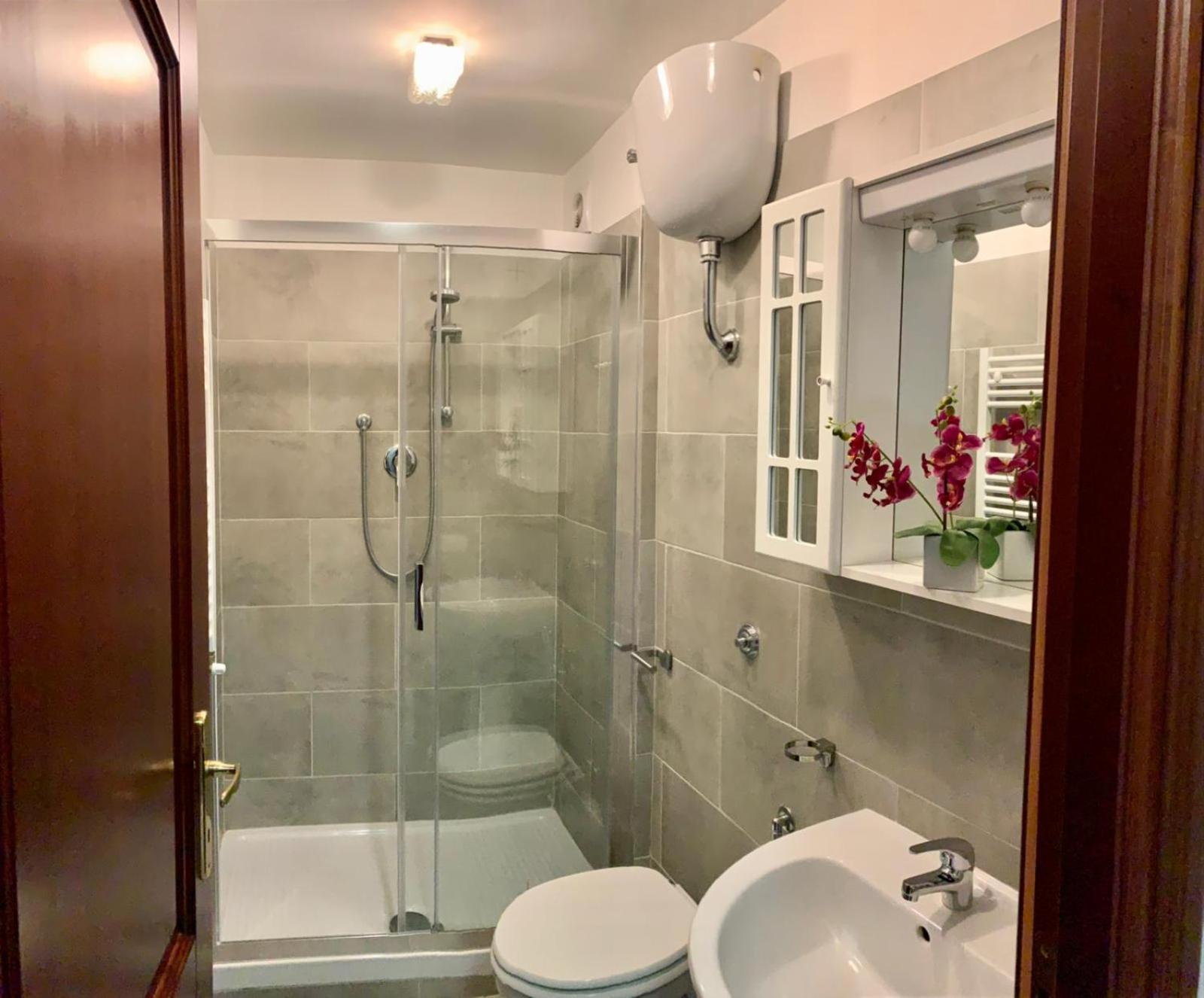 Double Room Private Bathroom