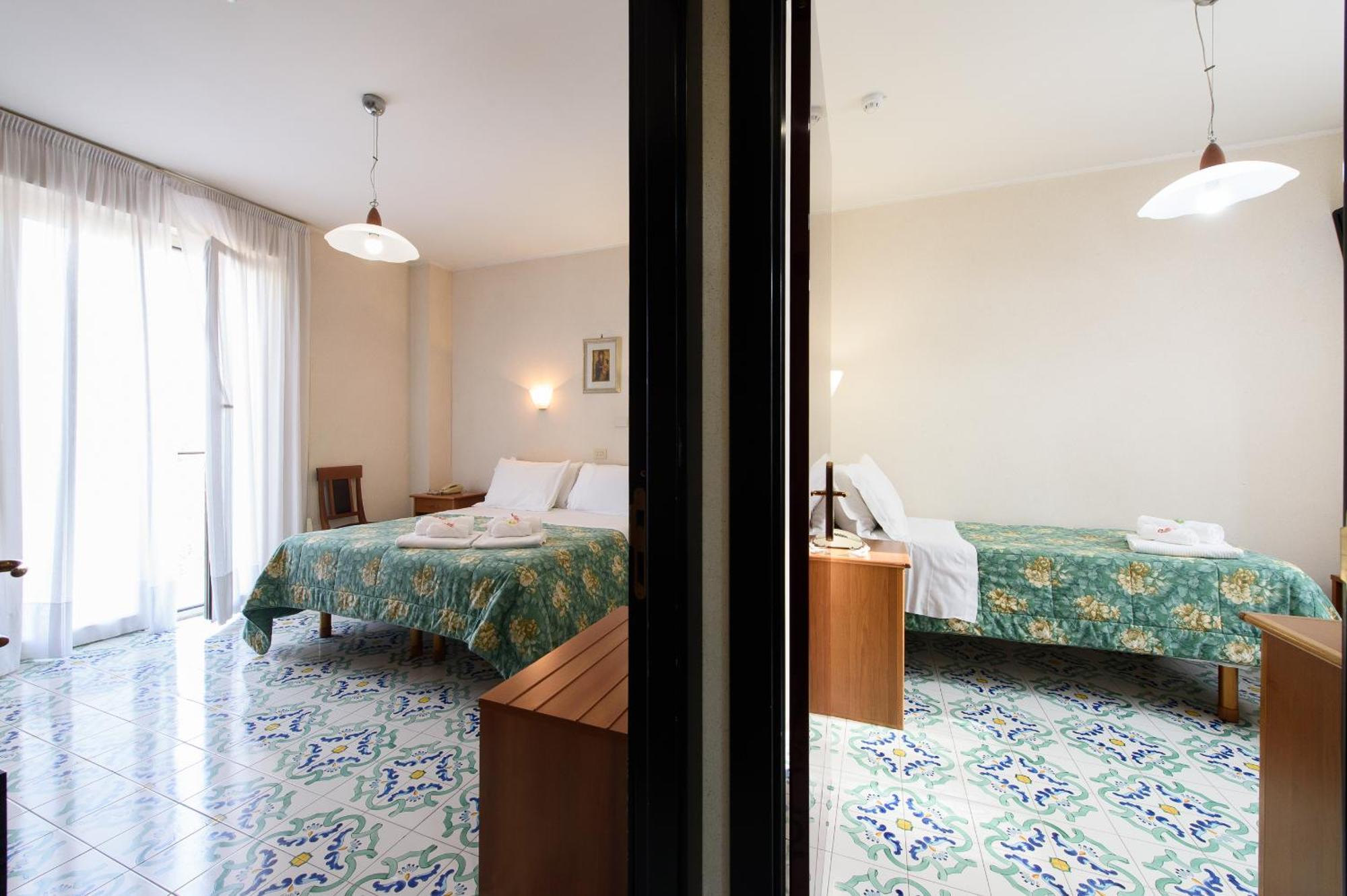 Quarto Triplo Familiar