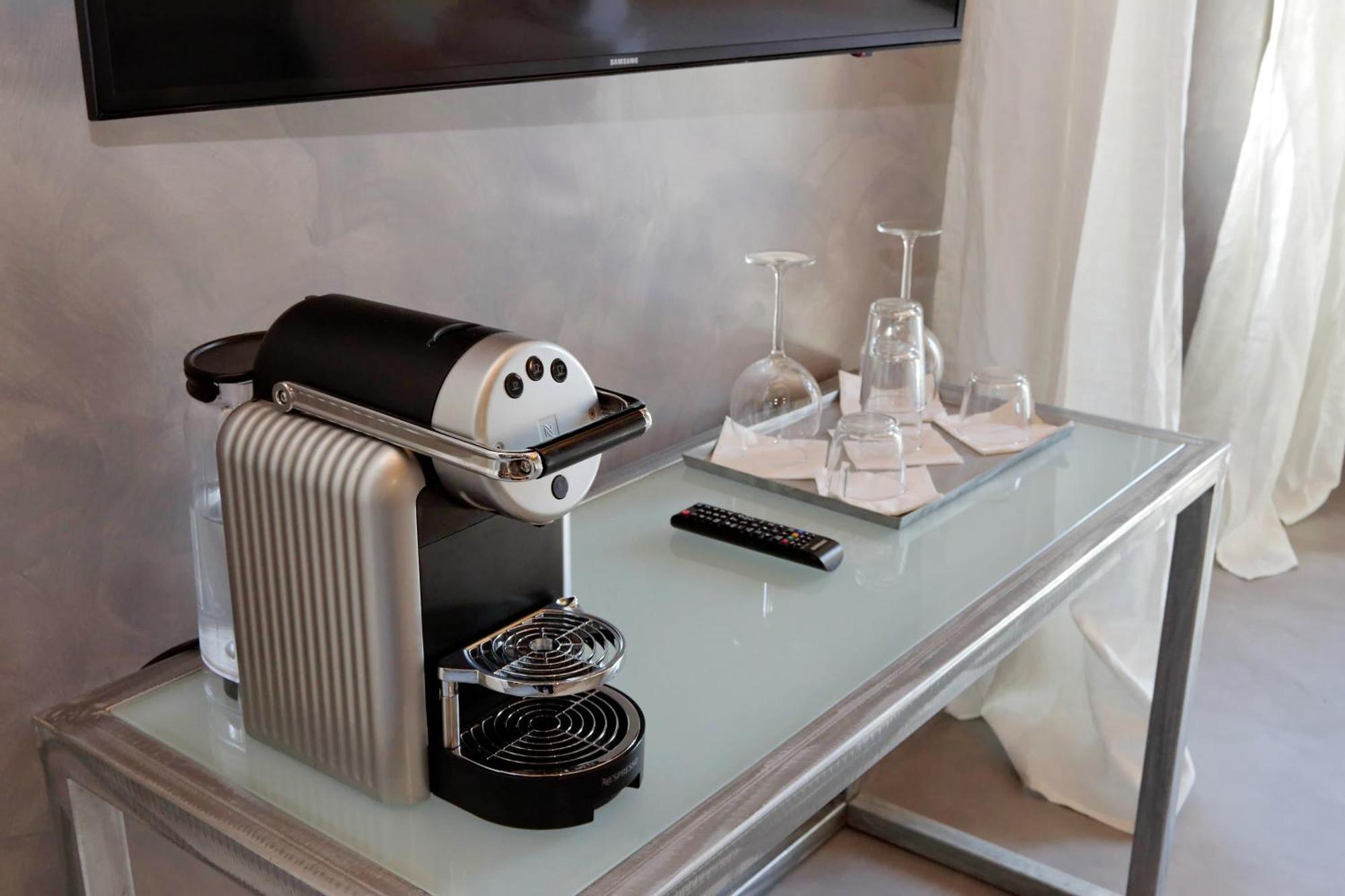 Suite with City View,1742872468:JPEG