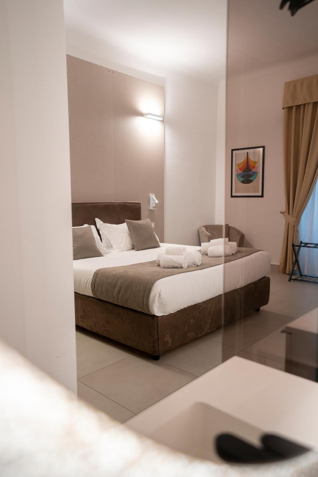 Deluxe King Room,1748446184:JPEG