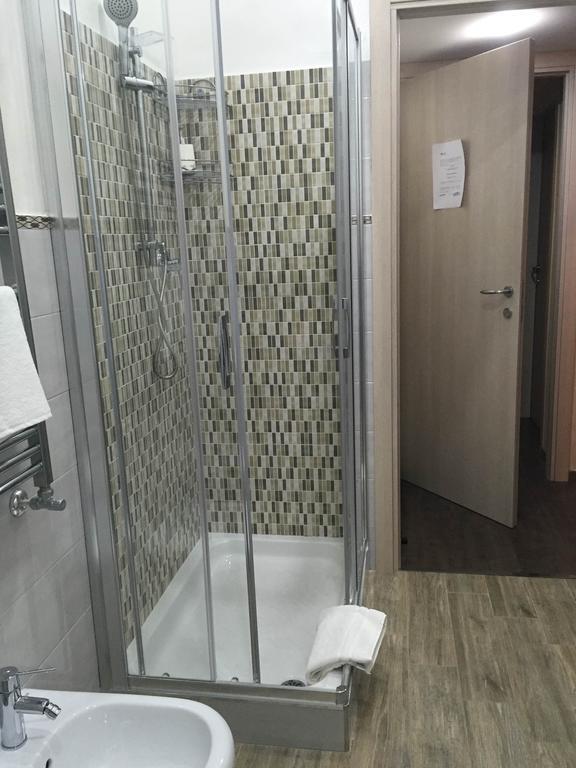 Double Room Private Bathroom,507756264:JPEG