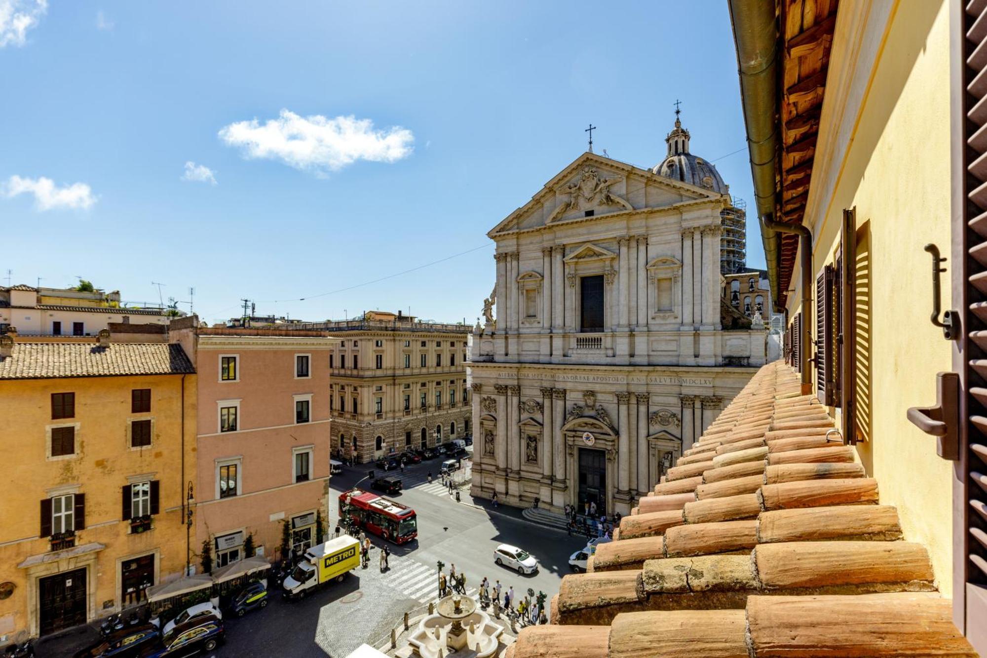 Double room overlooking the Basilica,1769925976:JPEG