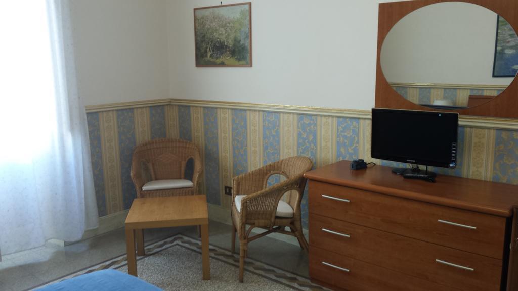 Double Room,1706890294:JPEG