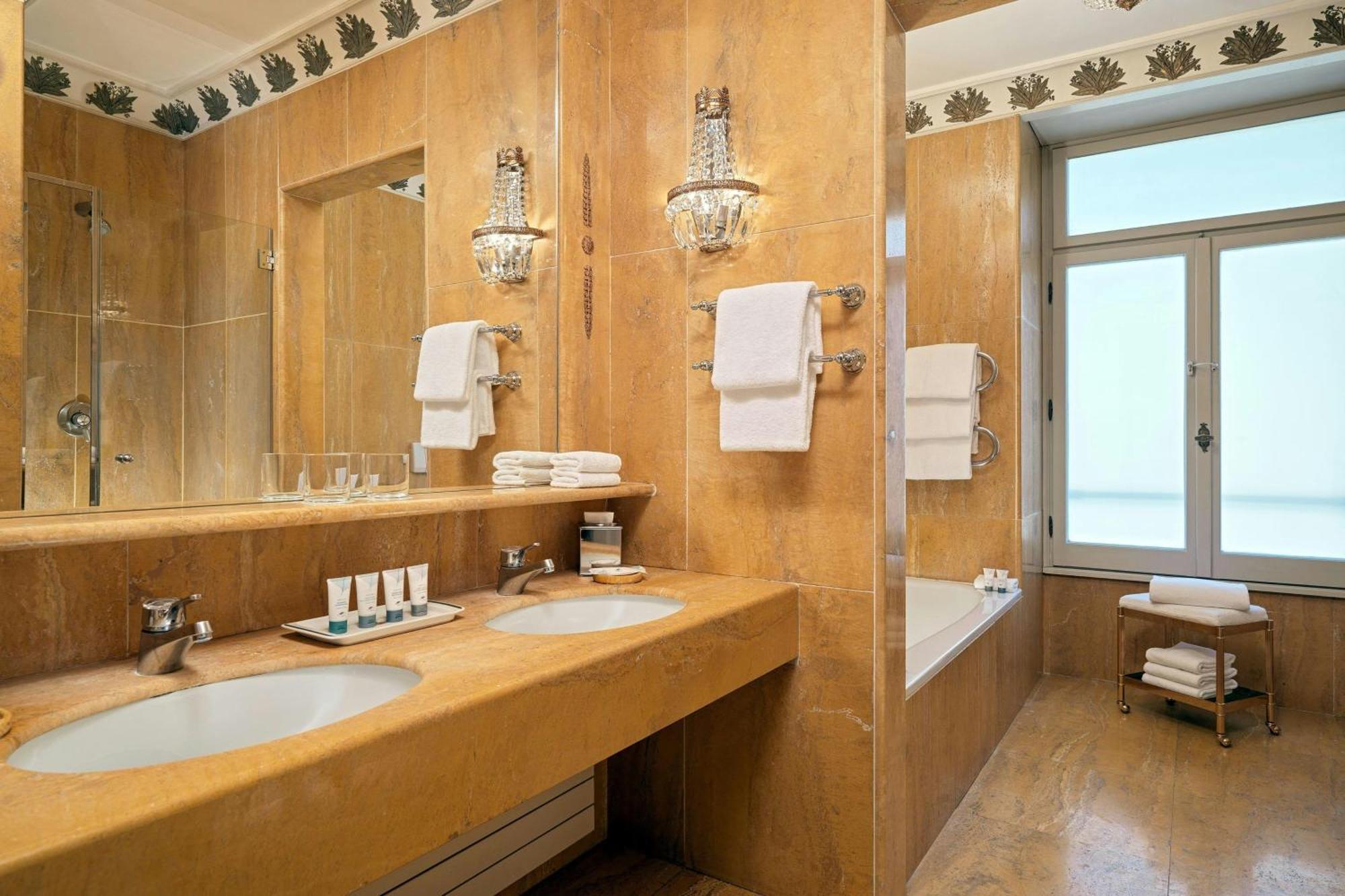 Junior Suite Junior Suite 1 King