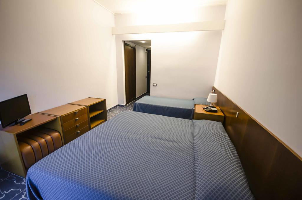 Economy Triple Room,190023676:JPEG