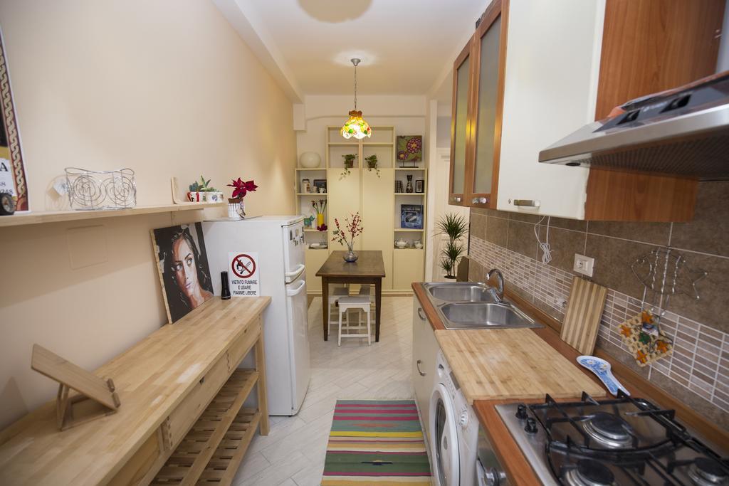 Double Room with Private External Bathroom,195754789:JPEG