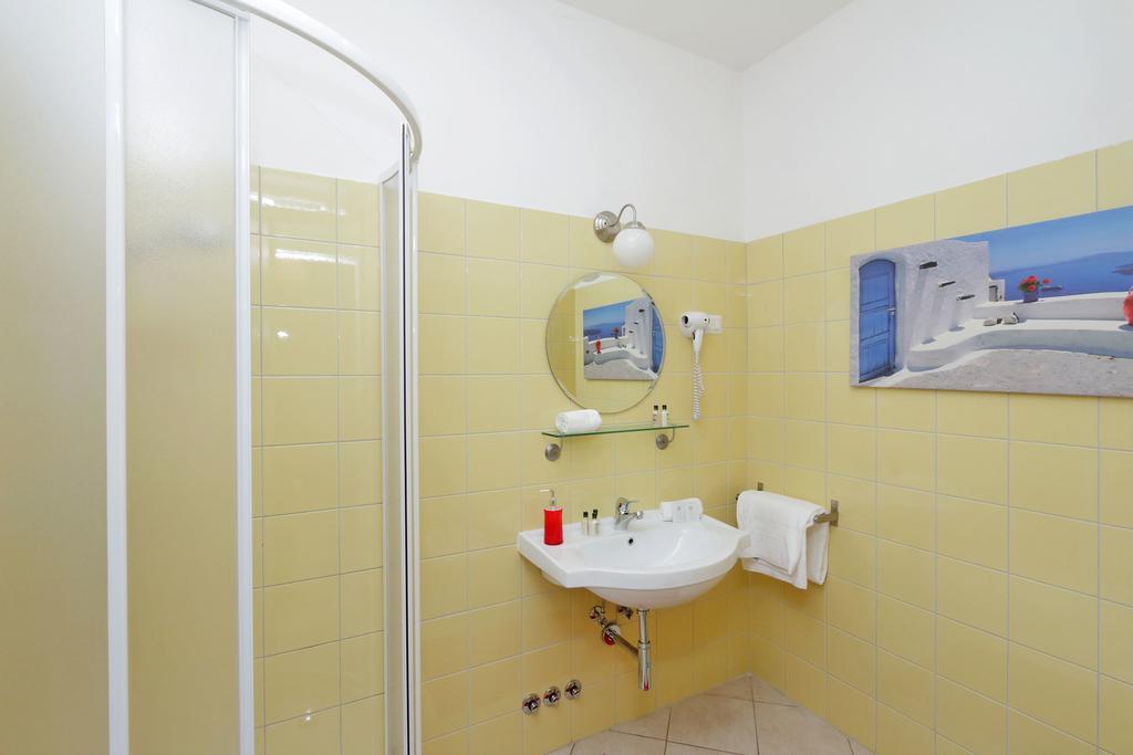 Double Room,210644237:JPEG