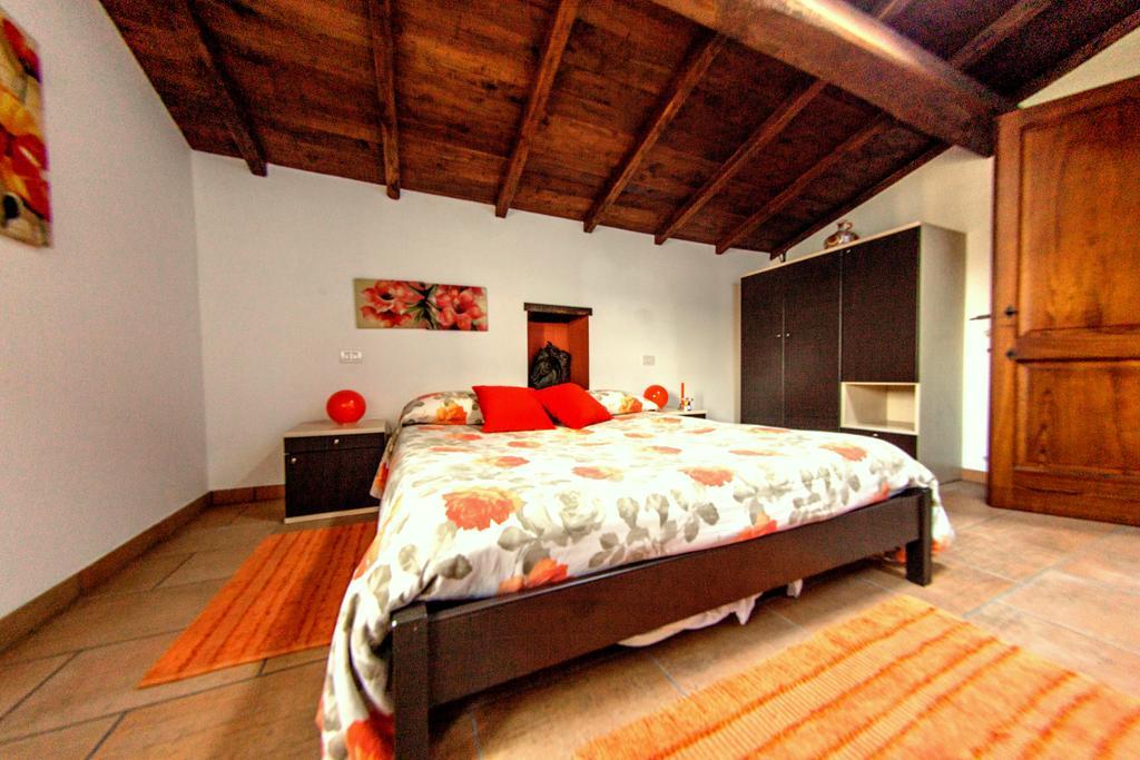 Double Room with Private External Bathroom,213308591:JPEG