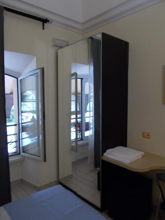 Double Room Private Bathroom,240665505:JPEG