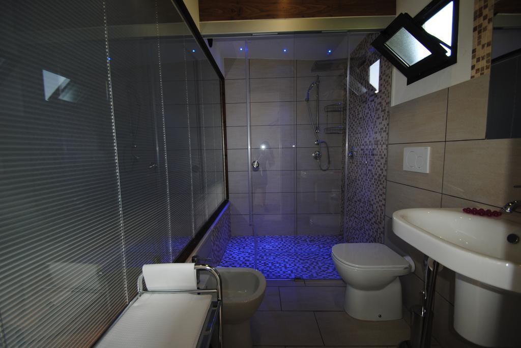 Deluxe Double or Twin Room,242254485:JPEG