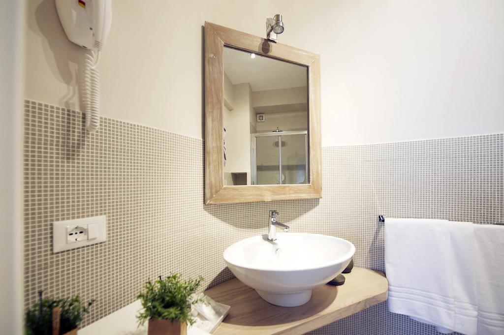 Large Double Room,631478472:JPEG