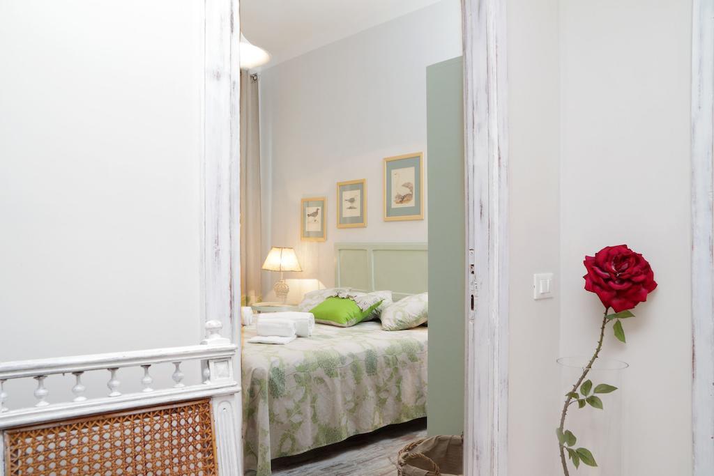 Colosseo Two-Bedroom Apartment Terrace Via di San Giovanni Laterano 60,245947433:JPEG