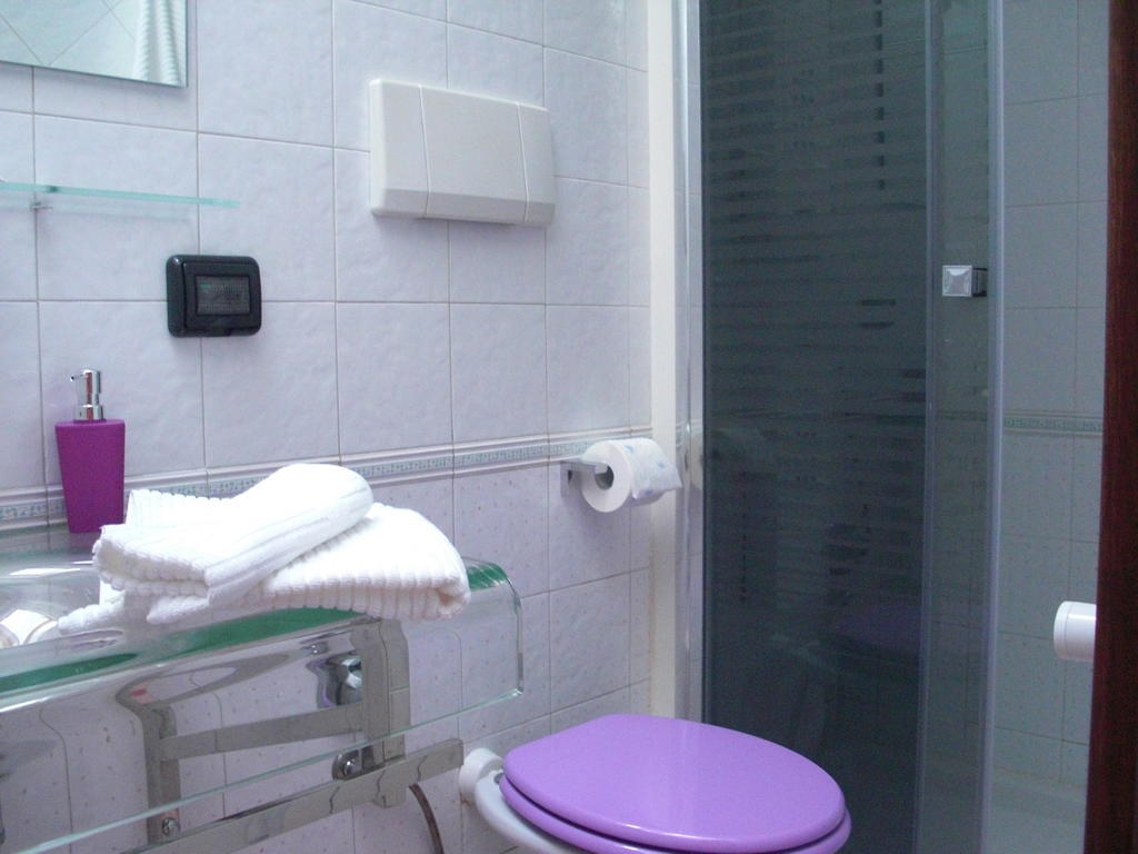 Single Room Private Bathroom