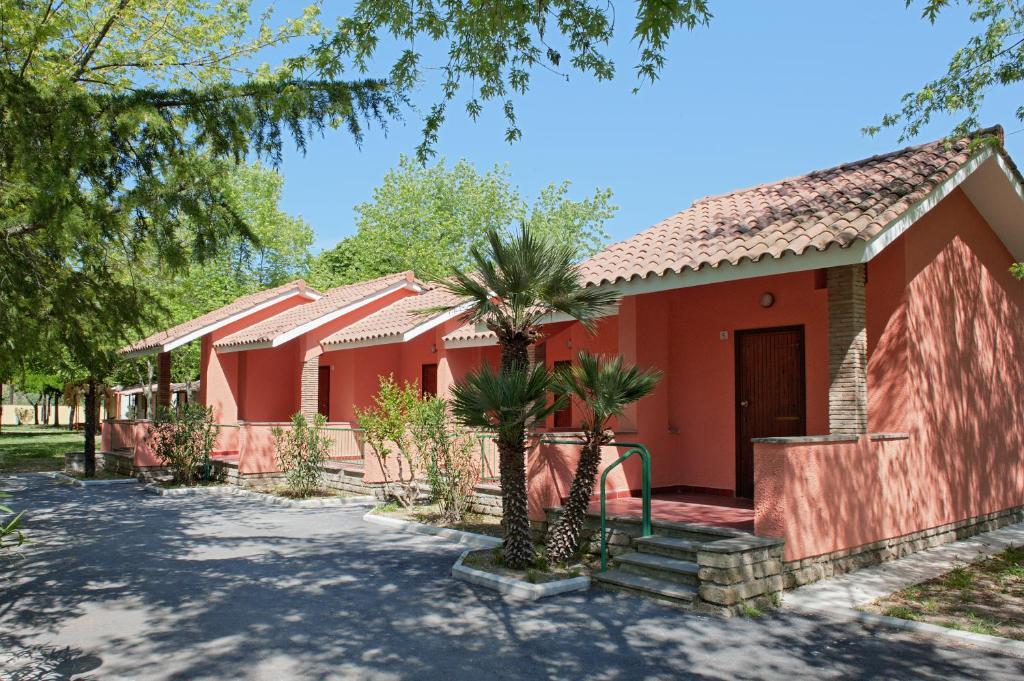 One-Bedroom Bungalow,25443300:JPEG