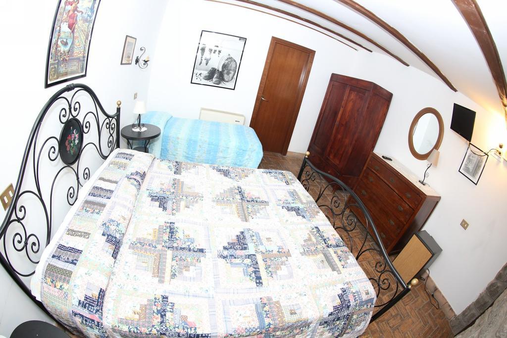 Economy Triple Room