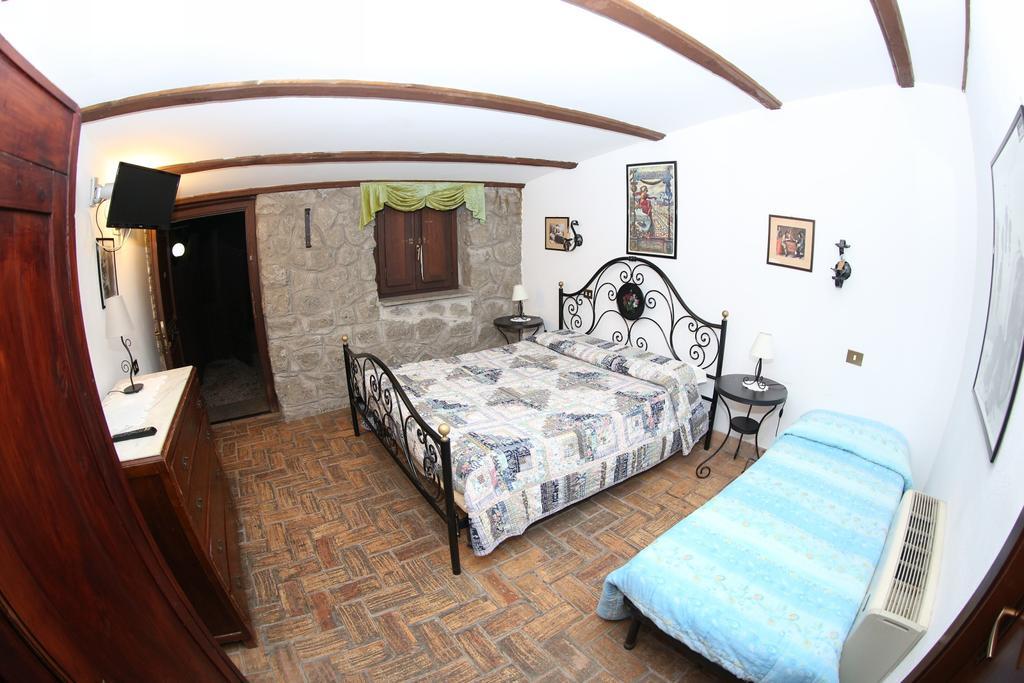 Economy Triple Room