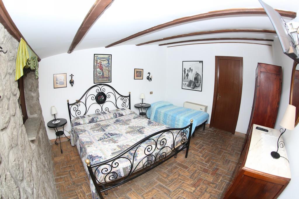 Economy Triple Room