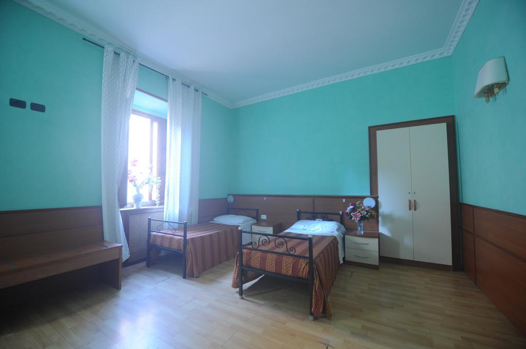 Cama en habitación compartida mixta de 6 camas