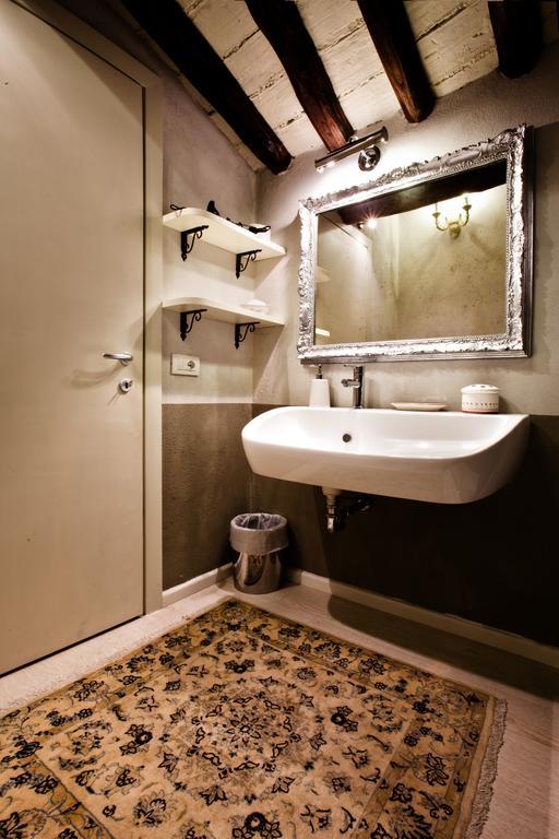 Double Room,322447294:JPEG