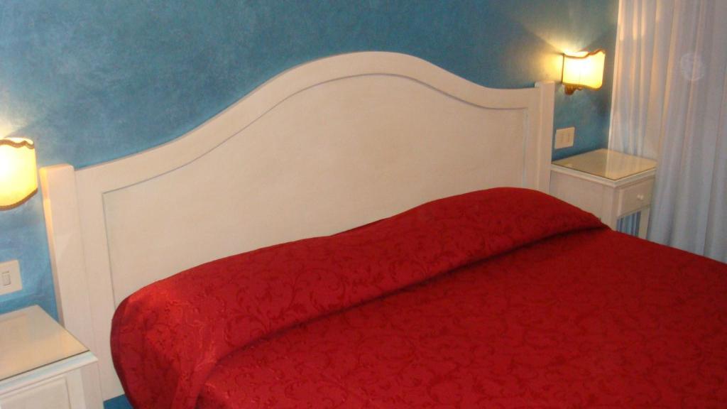 Single Room,37164898:JPEG