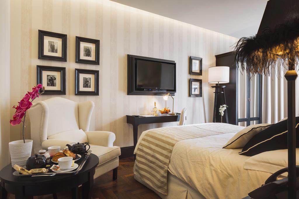Superior Double Room - V. Capo d'Africa 26